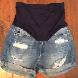 Kancan maternity shorts!